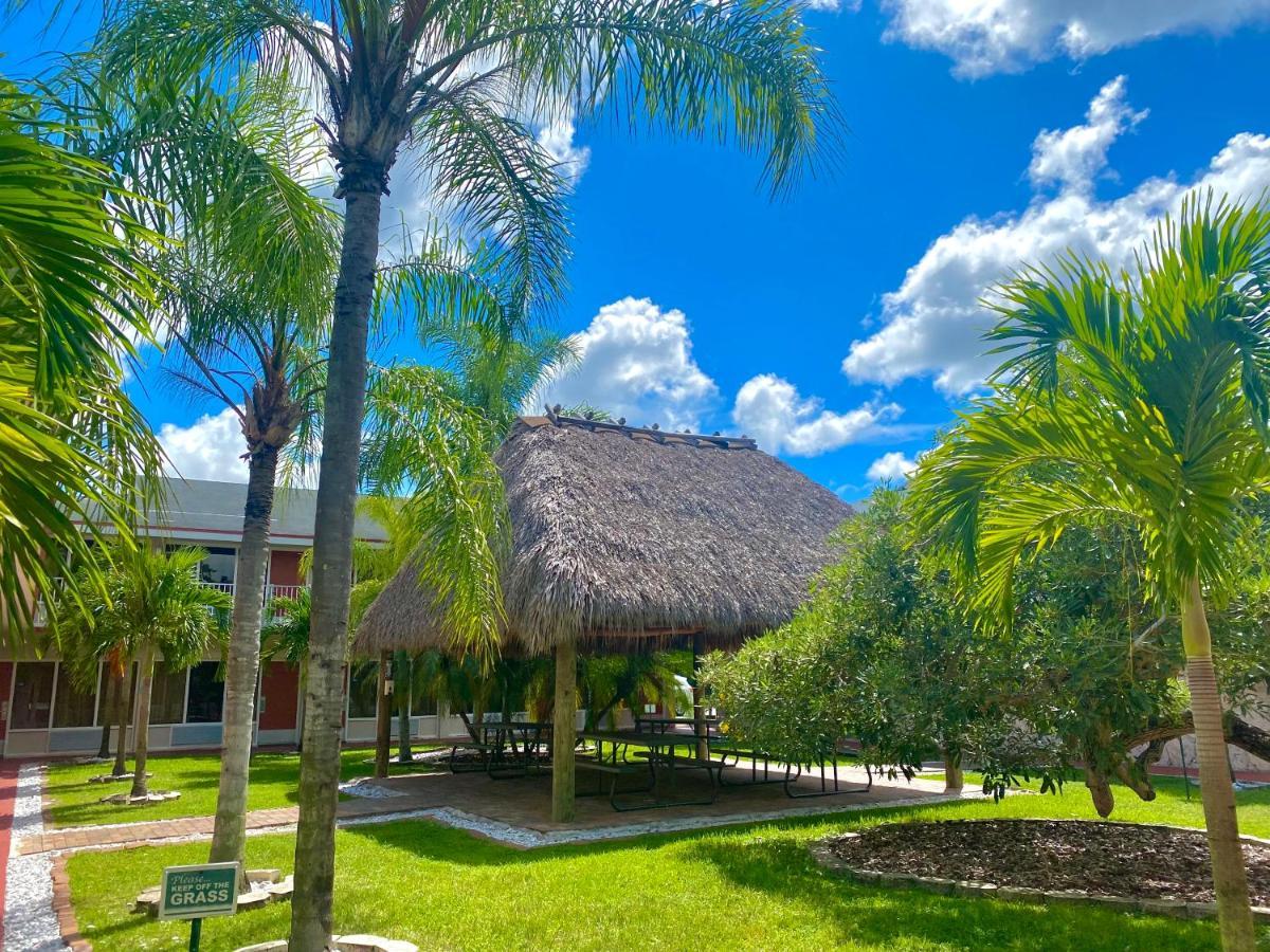 Garden Inn Homestead/Everglades/Gateway To Keys Exterior photo